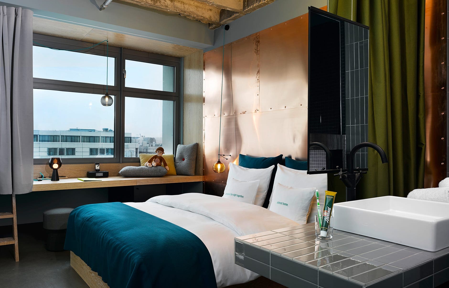 25_bikini_urban_3_red