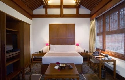 aman-summer-palace-china-crt-yrd-guest-room_original_16677