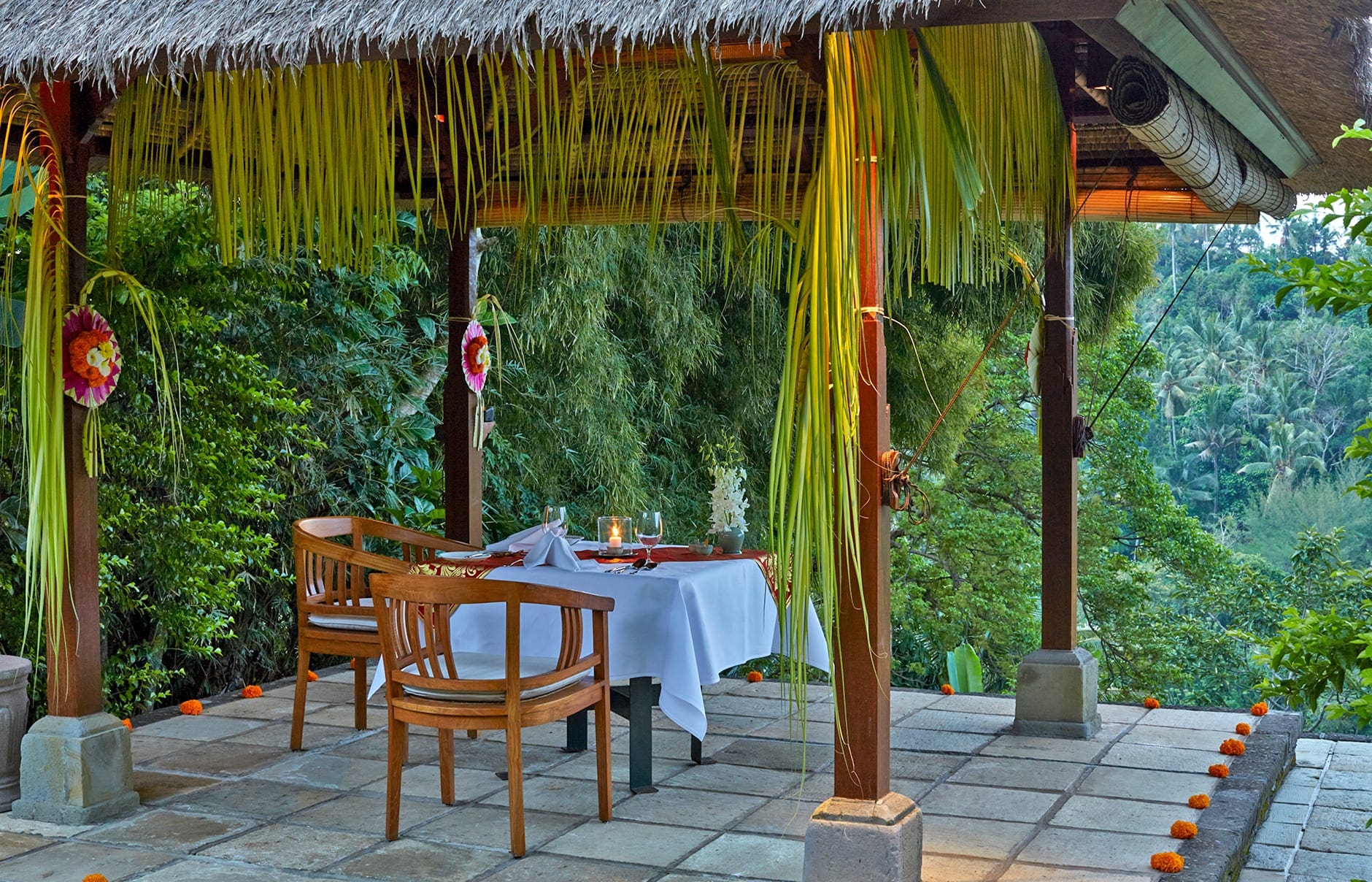 amandari-indonesia-bale-dinner-set-up_original_11611