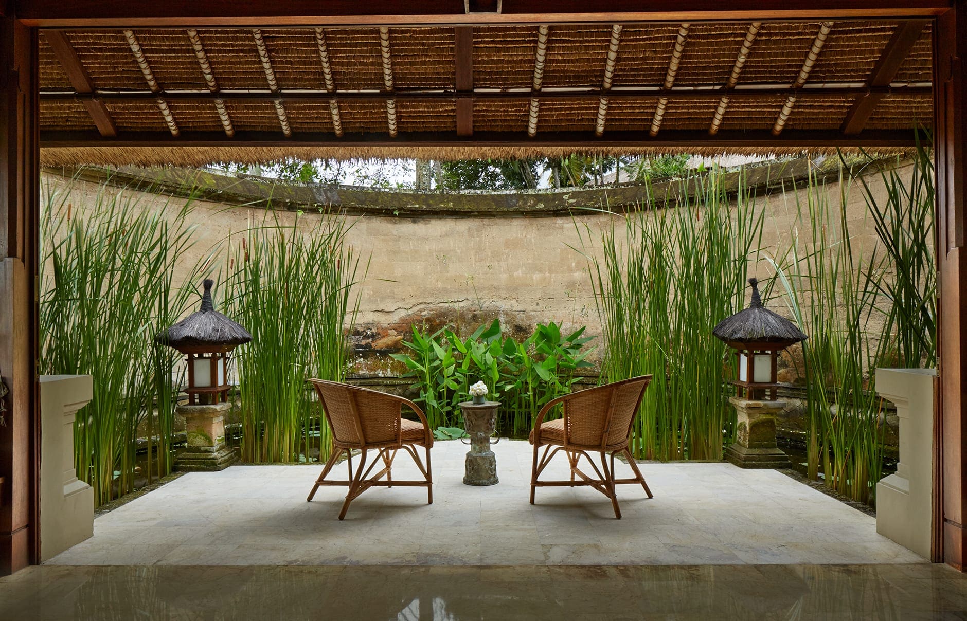 amandari-indonesia-duplex-village-suite-indoor-garden_original_11621