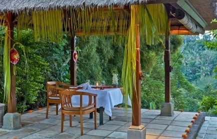 amandari-indonesia-bale-dinner-set-up_original_11611