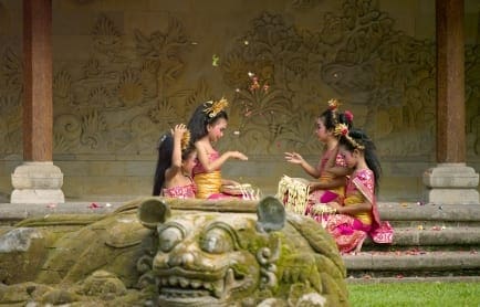 amandari-indonesia-dance-students_original_6558