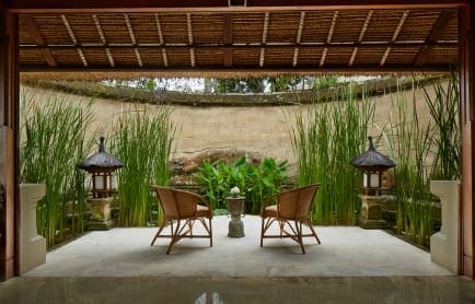 amandari-indonesia-duplex-village-suite-indoor-garden_original_11621
