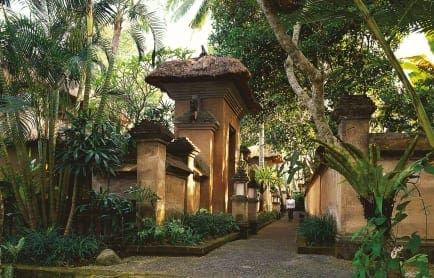 Amandari - Paved Walkways