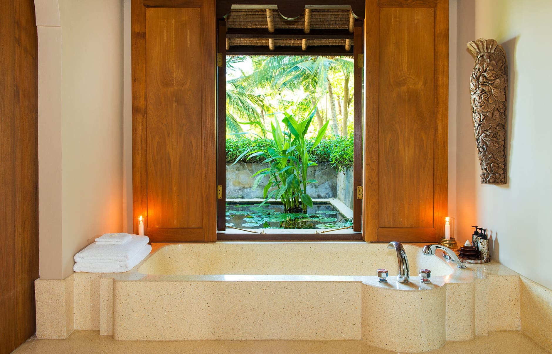 amankila-indonesia-suite-bathroom_original_1532