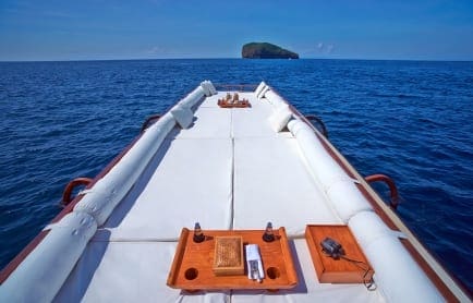 rs2018_amankila-9-kila-outrigger_aman-xii-sundeck