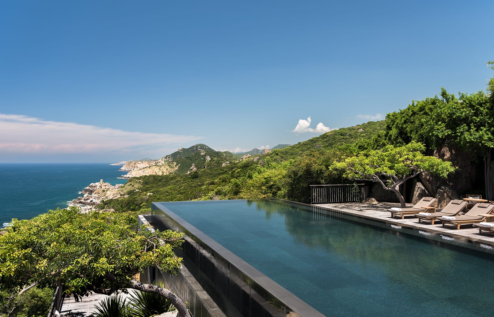 Amanoi Resort, Nha Trang, Vietnam. Luxury Hotel Review by TravelPlusStyle. Photo © Aman Resorts amanoi-vietnam-cliff-pool