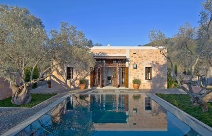 ruya-courtyard-pool-1