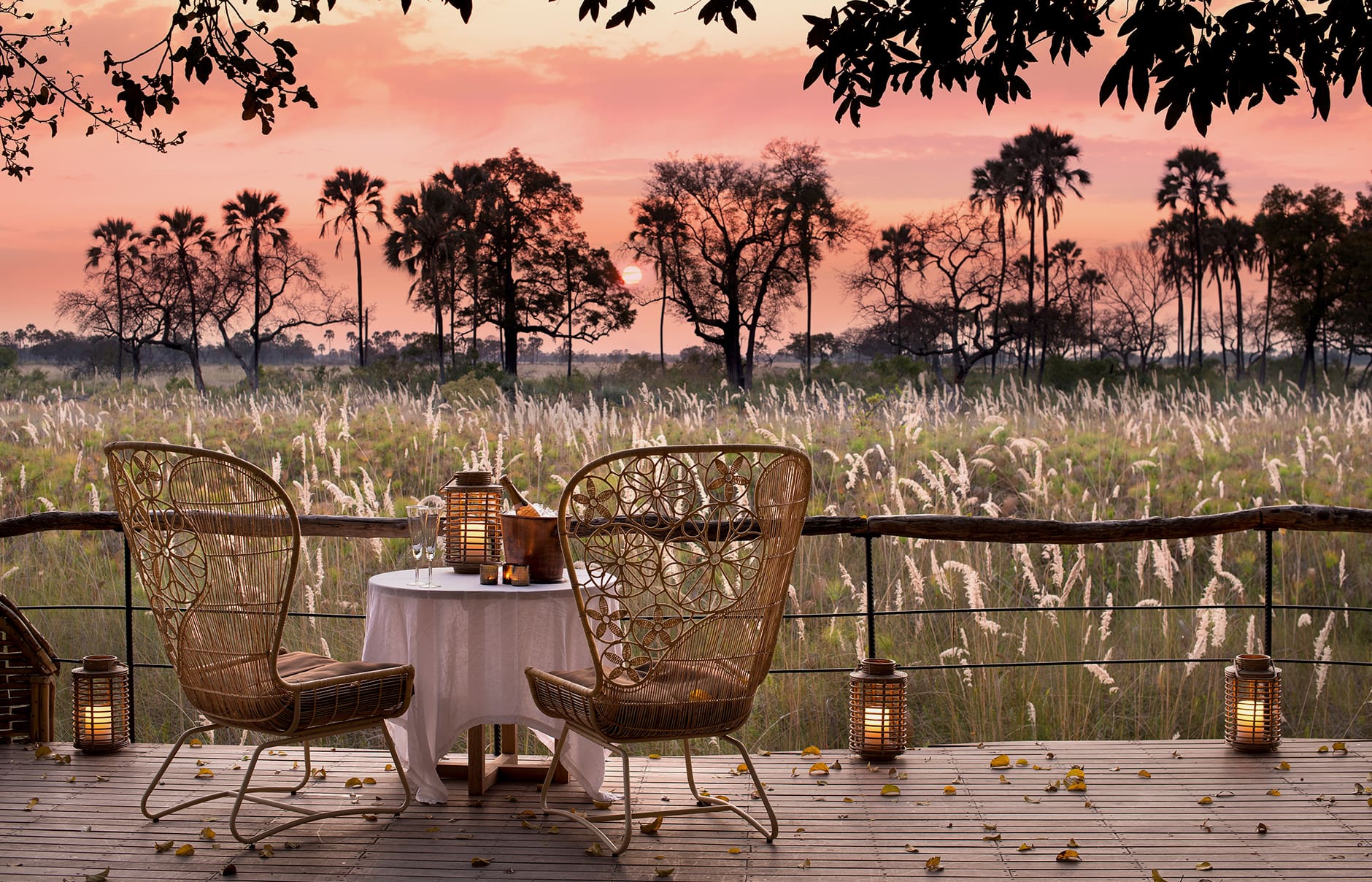 botswana-sandibe-guest-area-drinks-at-sunset-on-the-deck