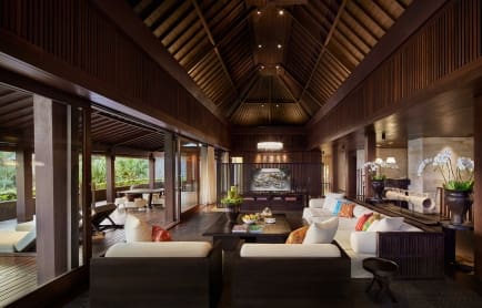 the-mansions-living-room