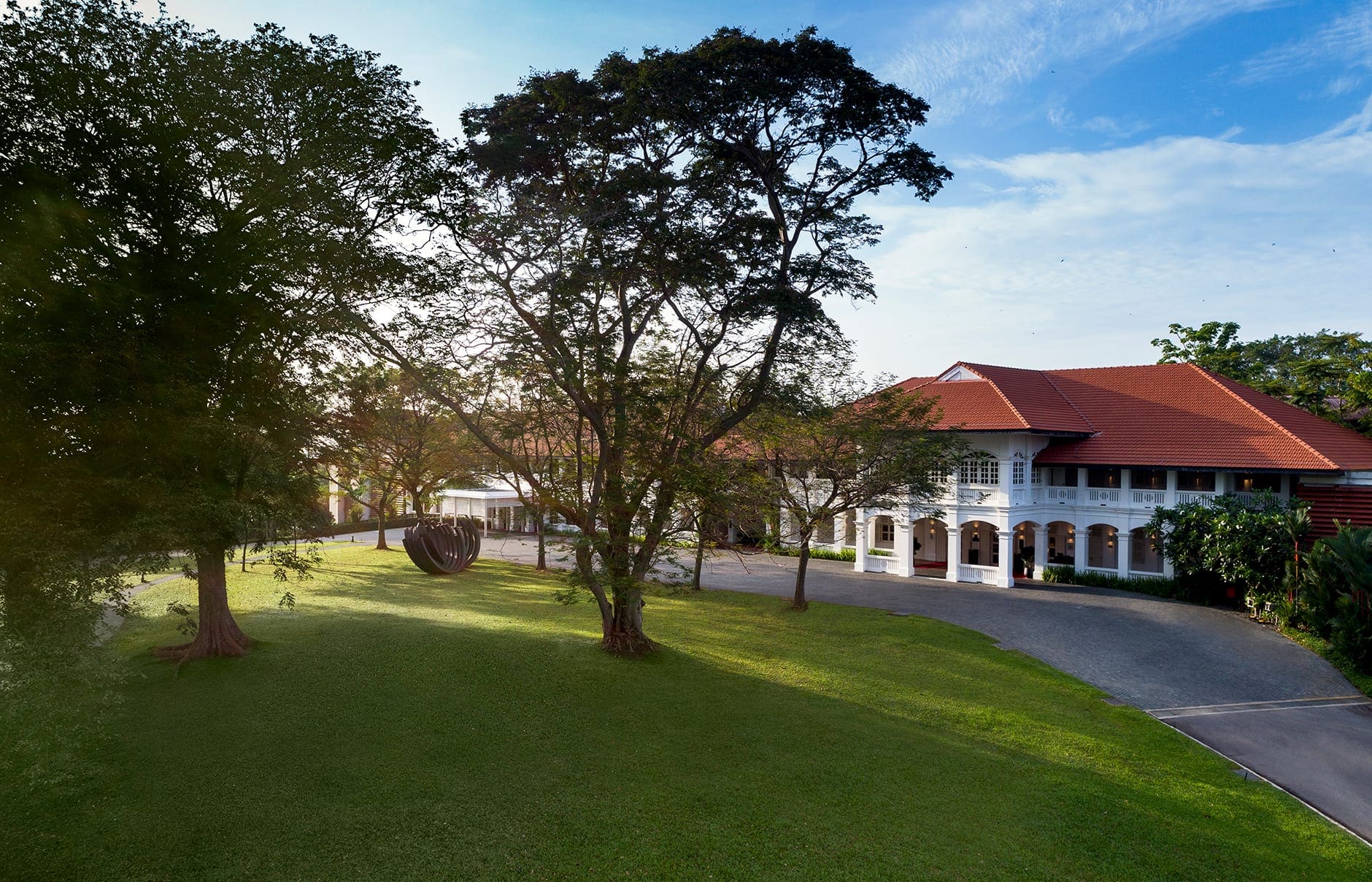 98449736-h1-facade_day_shot