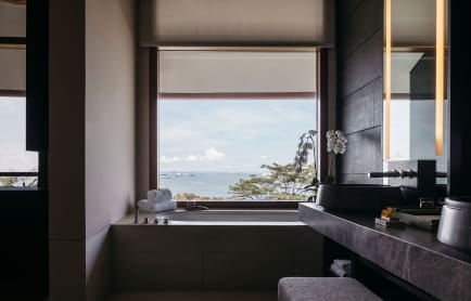premierseaview-roombathroom