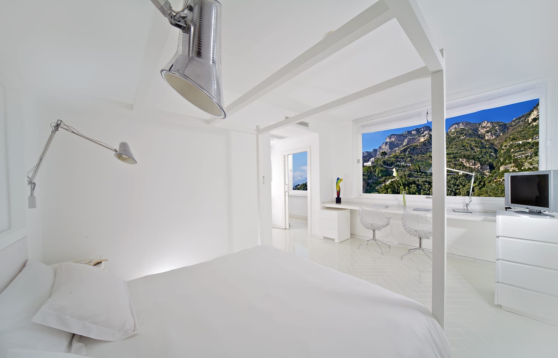 86954175-h1-canopy_room