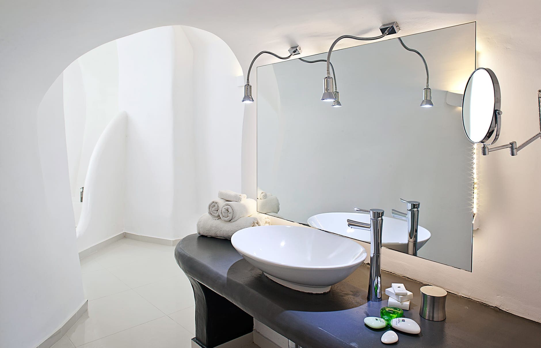 Chromata Up Style Hotel, Santorini. © Katikies