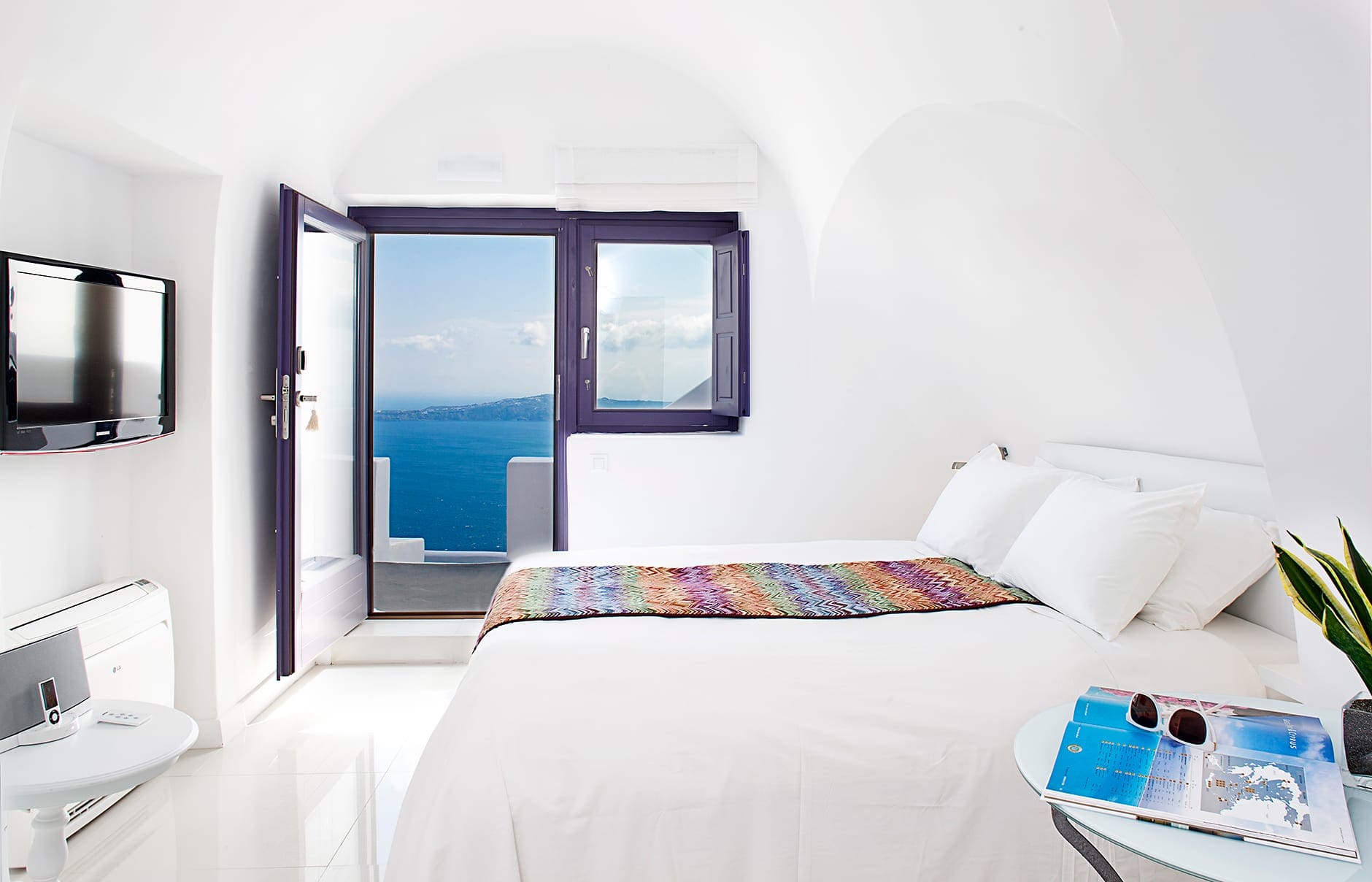 Chromata Up Style Hotel, Santorini. © Katikies