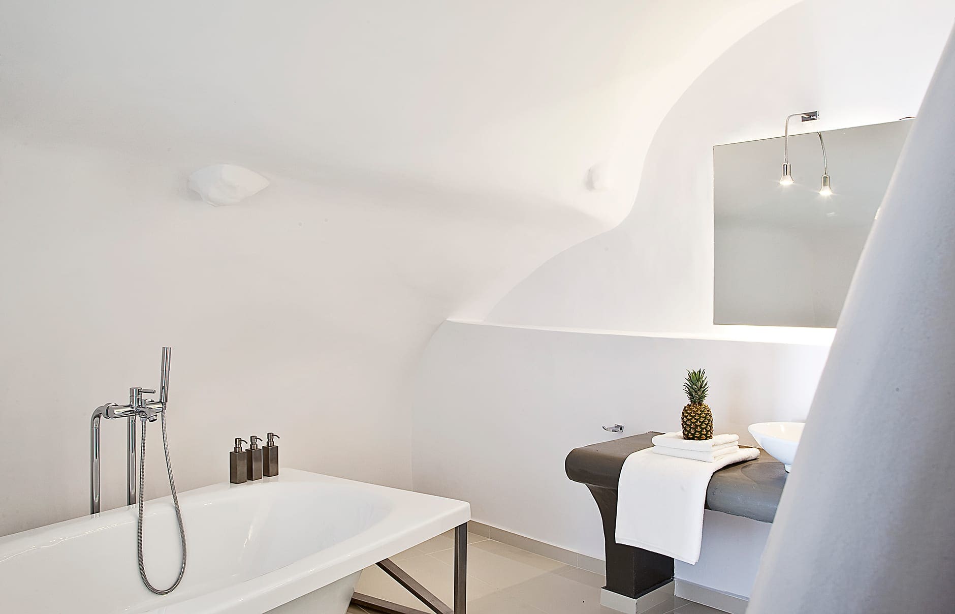 Chromata Up Style Hotel, Santorini. © Katikies