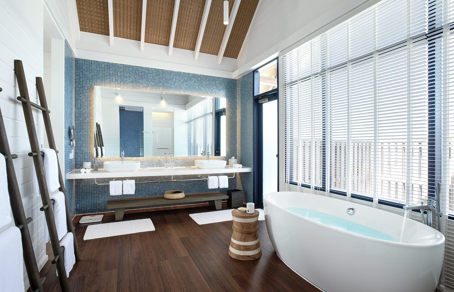 one_bedroom_water_villa_with_pool_bathroom