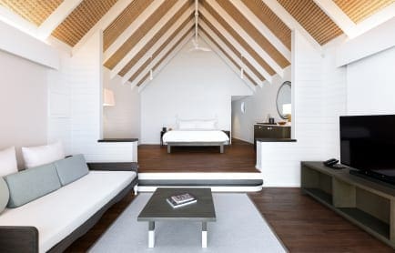 dhoni_water_villa_looking_in