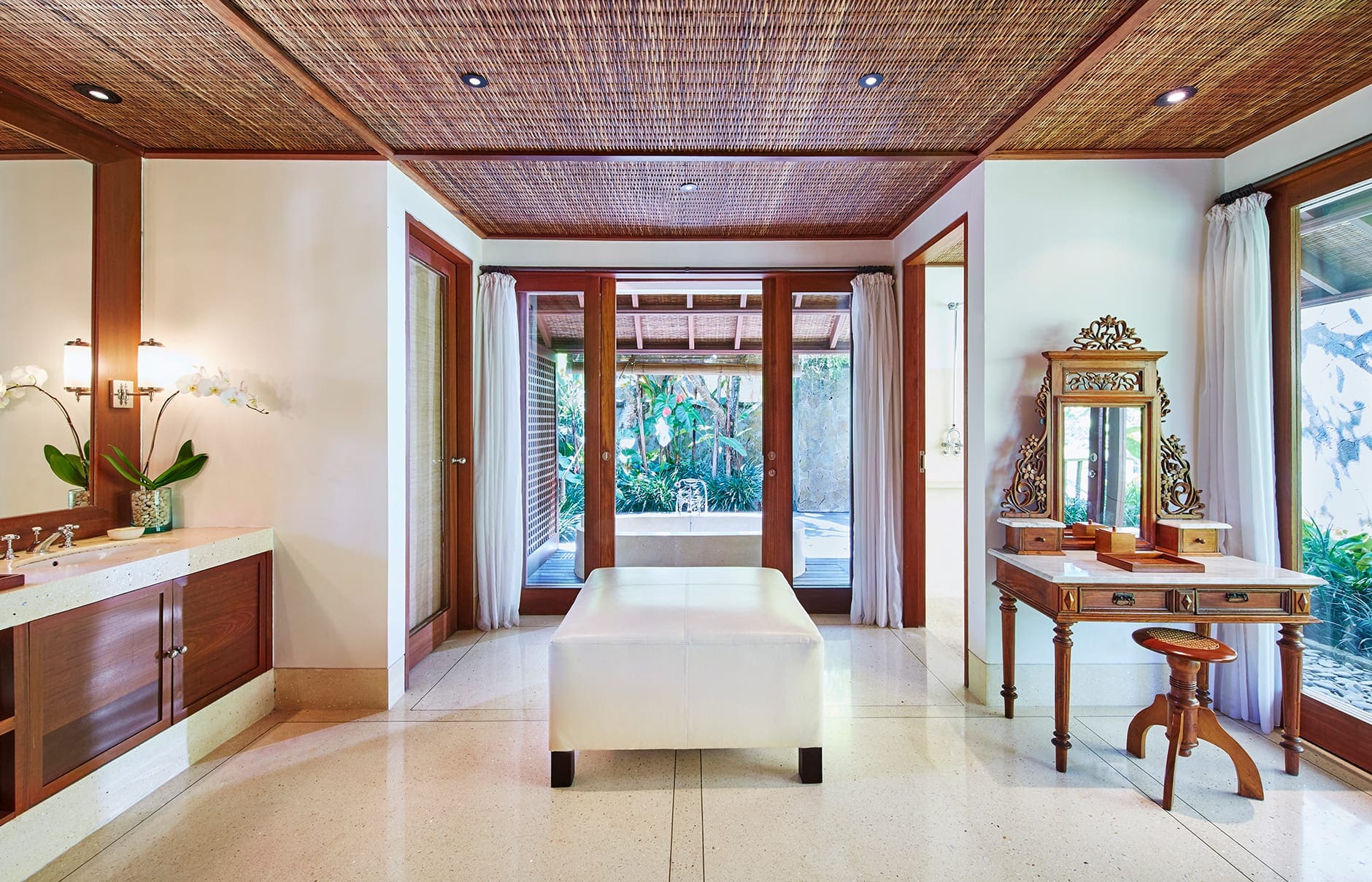 67677168-h1-sukma_taru_-_master_bedroom_bathroom