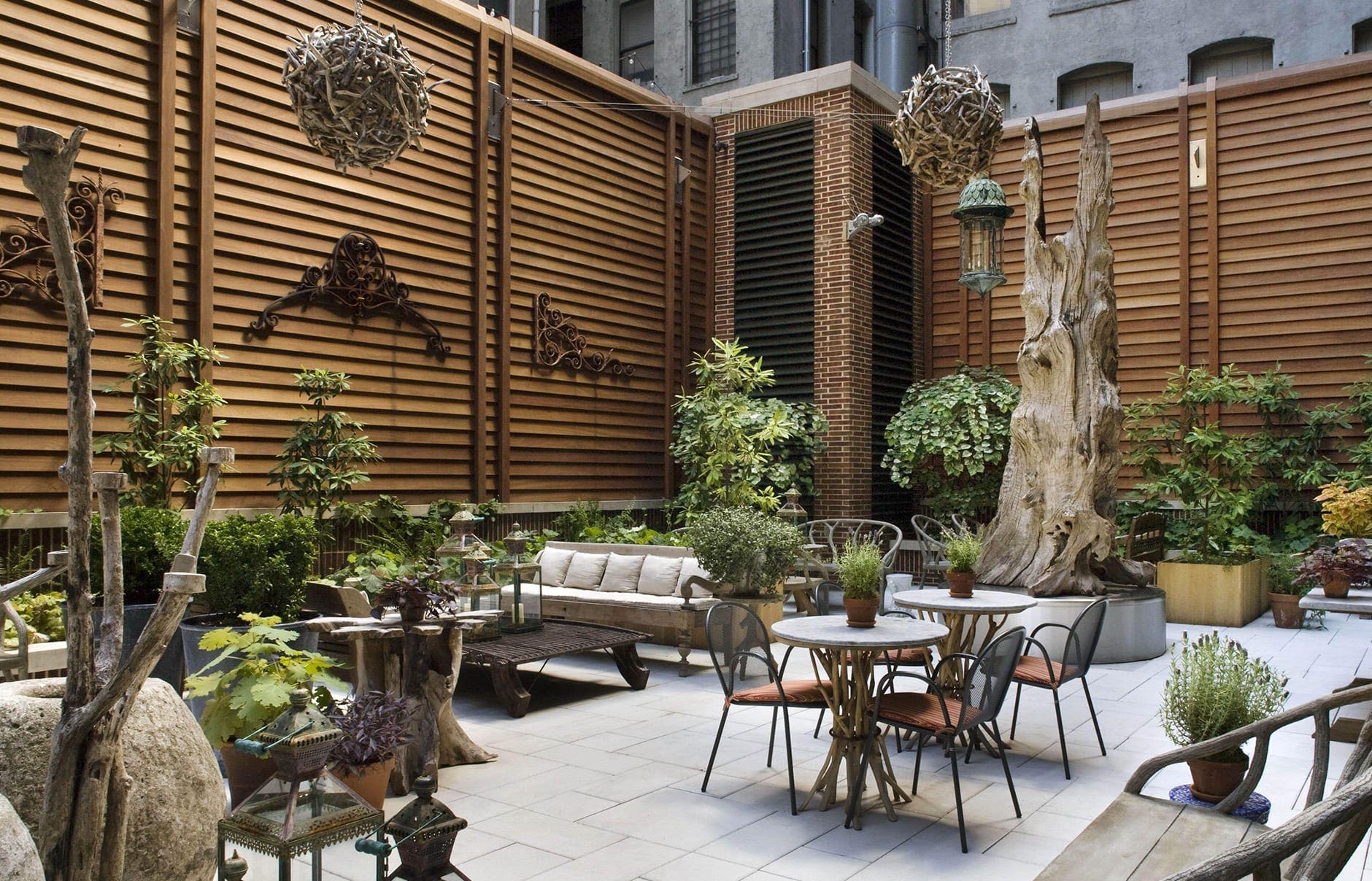 crosby-street-hotel-courtyard