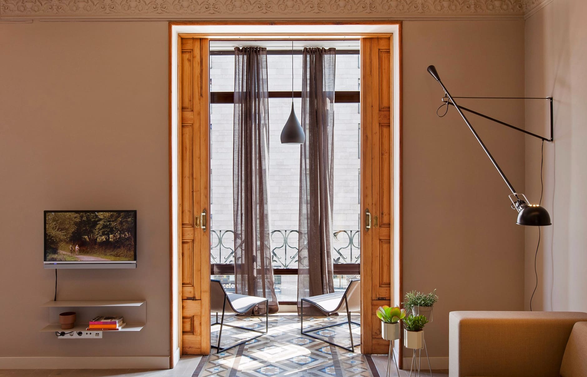 Destination BCN, Barcelona, Spain • TravelPlusStyle.com 7-moon-long-term-1