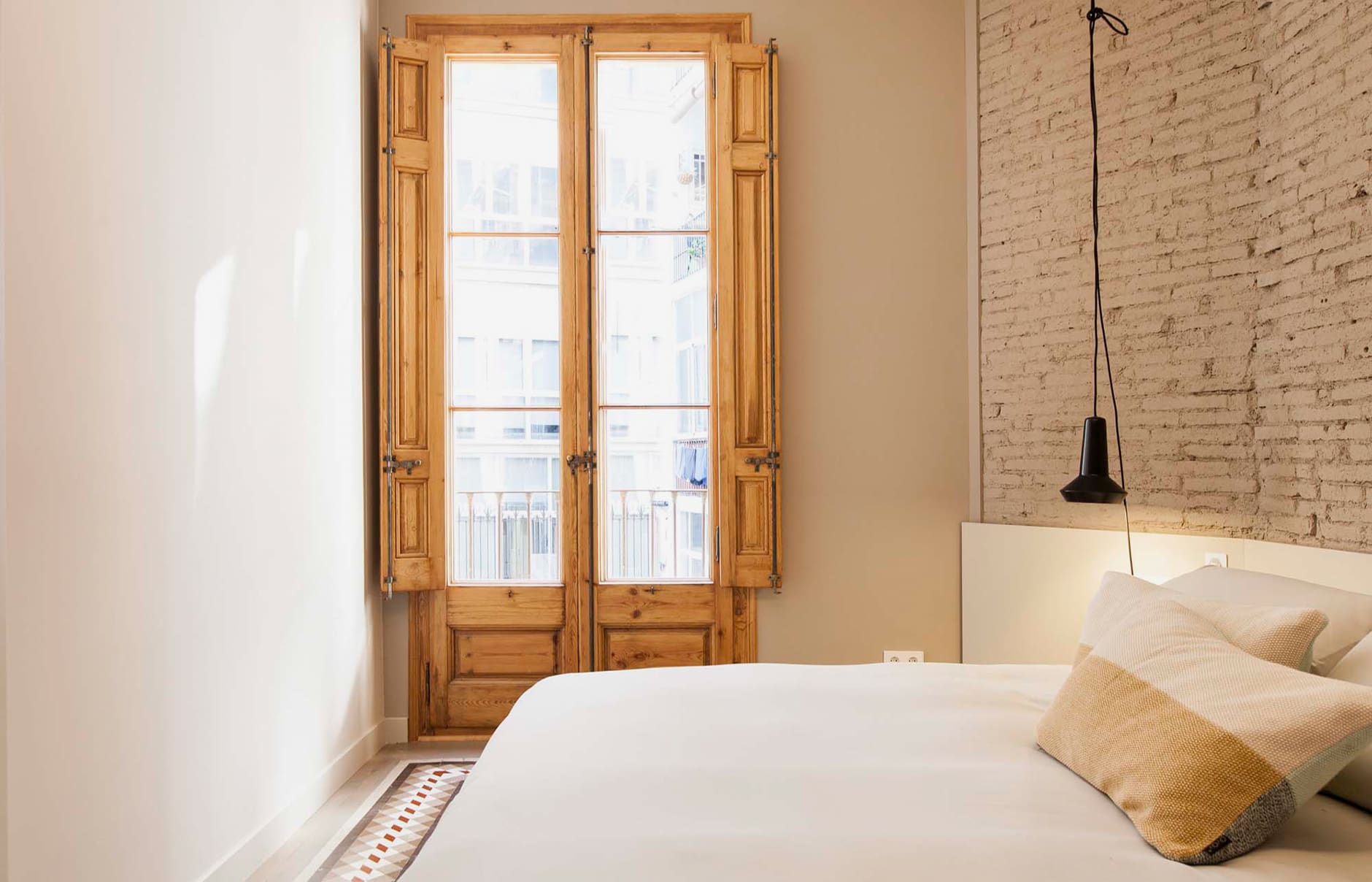 Destination BCN, Barcelona, Spain • TravelPlusStyle.com tiptoe-21