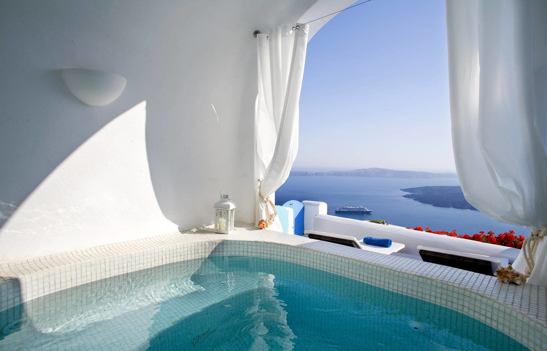 santorini-luxury-hotels-suites-dreams_372096