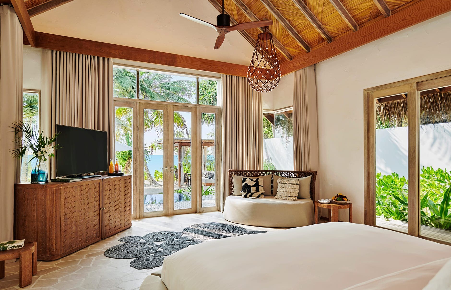 beach-sunset-villa-bedroom_0
