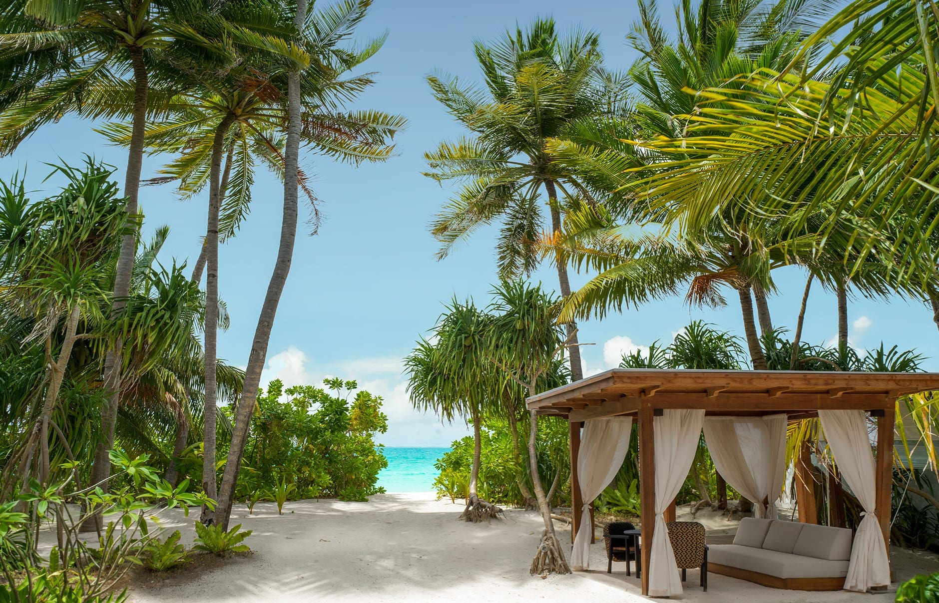 deluxe-beach-sunset-garden_0