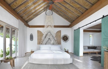 deluxe-beach-sunrise-villa-bedroom_0