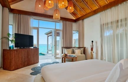 water-sunrise-villa-bedroom