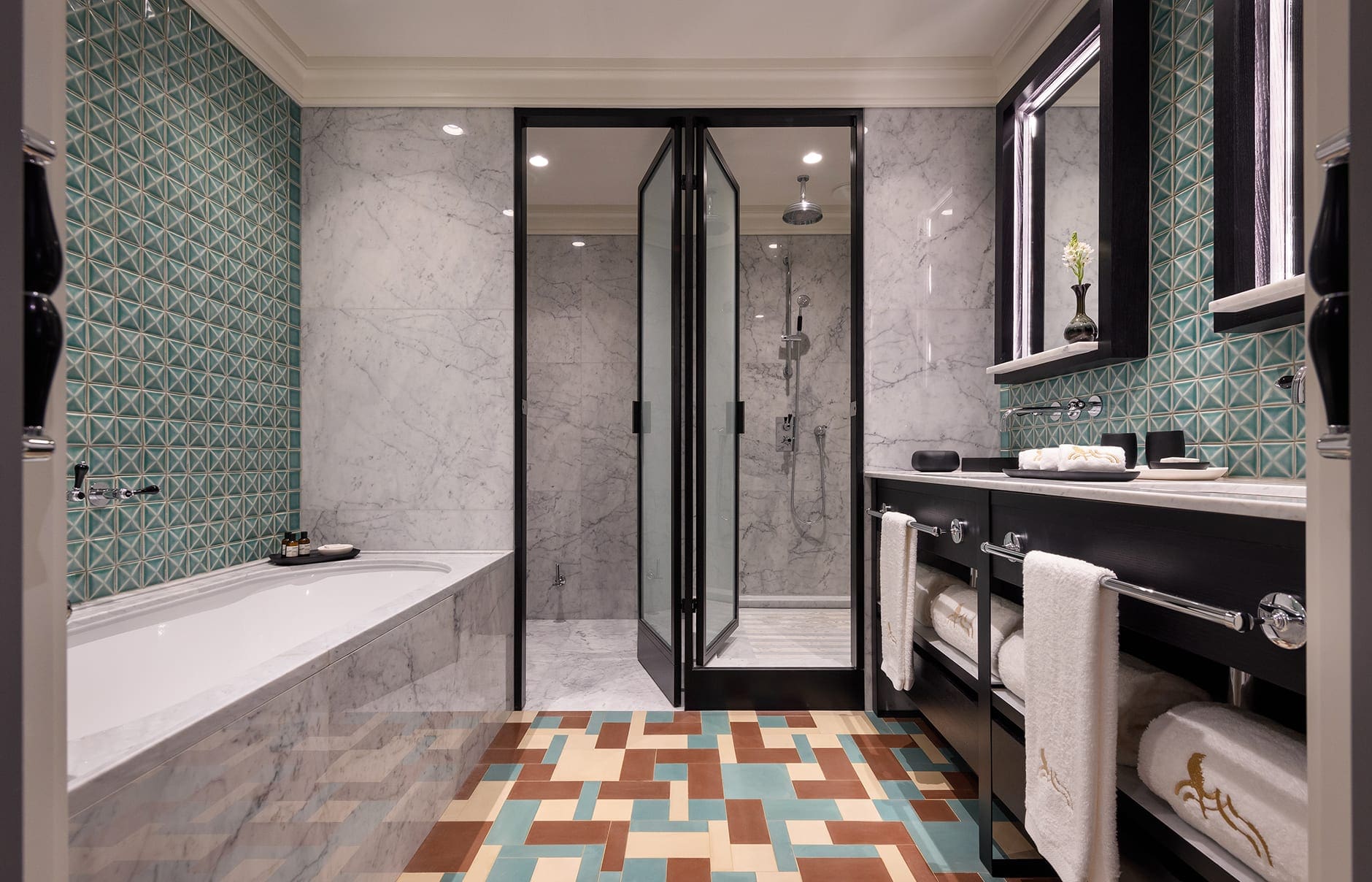 112150243-h1-junior_suite_7