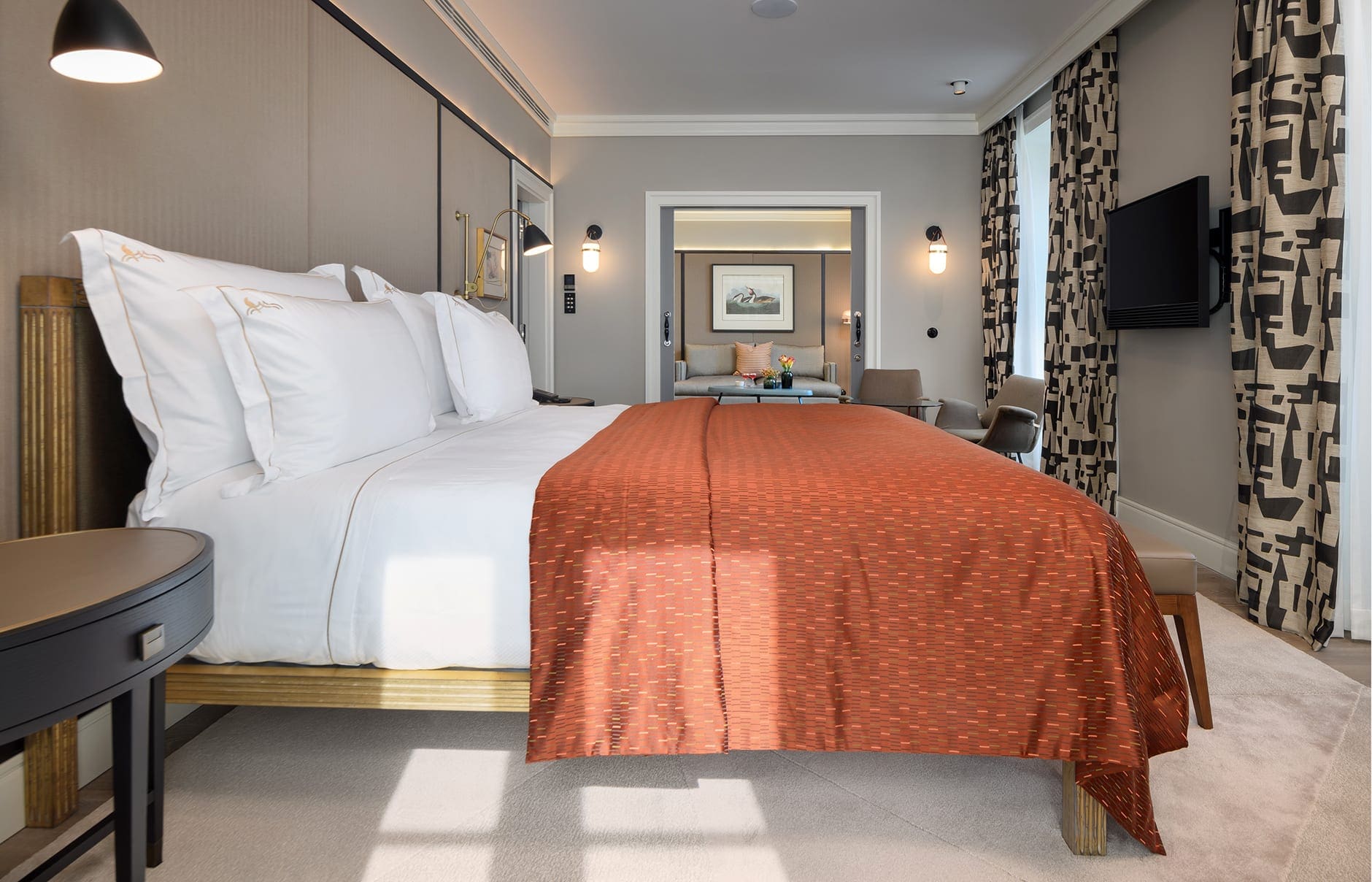 114262780-h1-suite_319-2