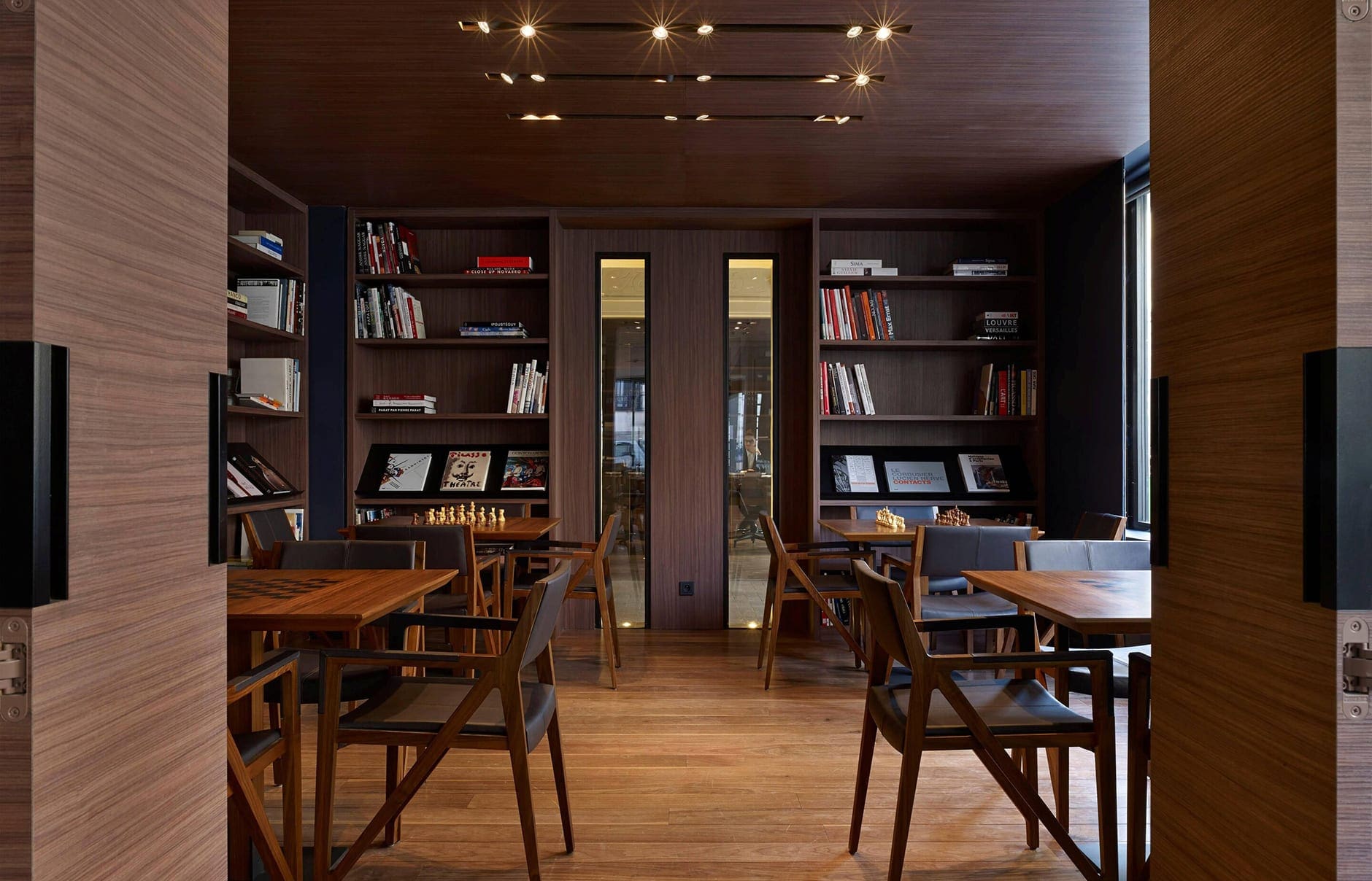 parnd-la-vinotheque-6998-hor-clsc