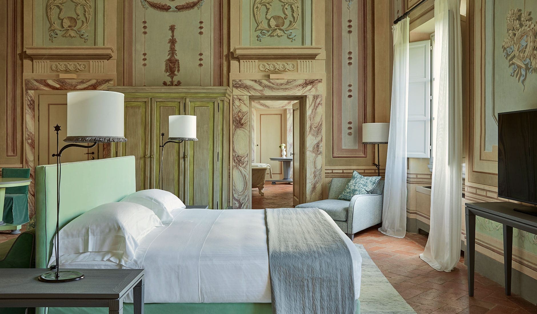 110939605_heritage_suite_bedroom_