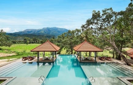 100540-25-jkw_pool3_4472