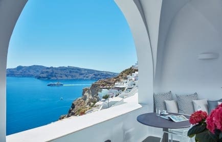 villa-katikies-santorini-accommodation-suite-1