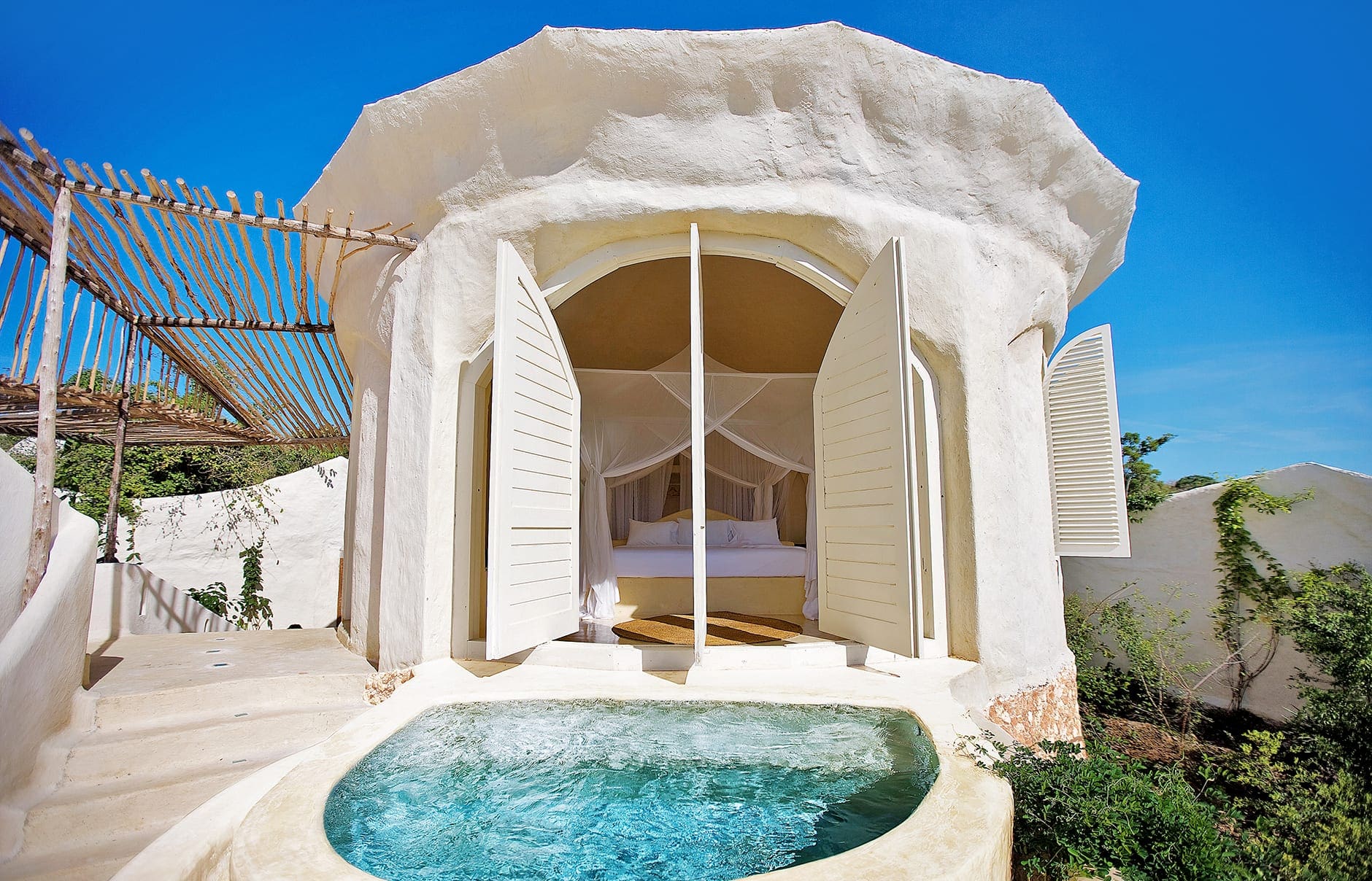 kilindi-accommodation-pavillion-exterior