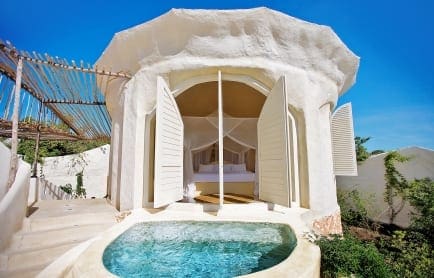 kilindi-accommodation-pavillion-exterior