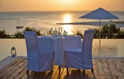 kilindi_-_poolside_dining_c_silverless