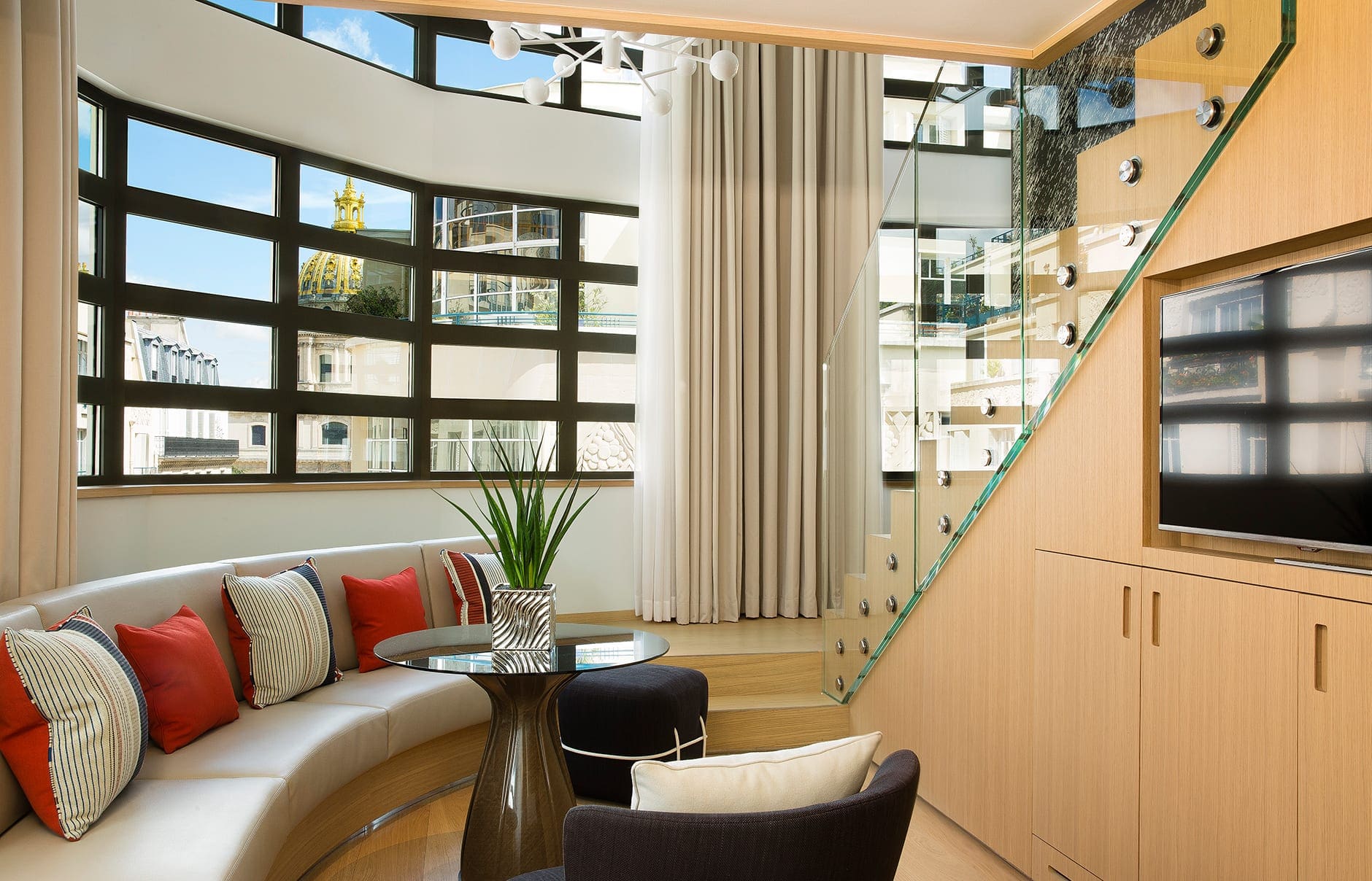 Le Cinq Codet, Paris, France. Hotel Review by TravelPlusStyle. Photo © Le Cinq Codet 5-codet-chambre-304-10-md