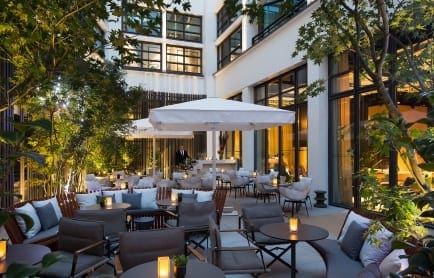 12_agence-nuel_le-5-codet_c-bielsa-terrasse-nuit-01-md