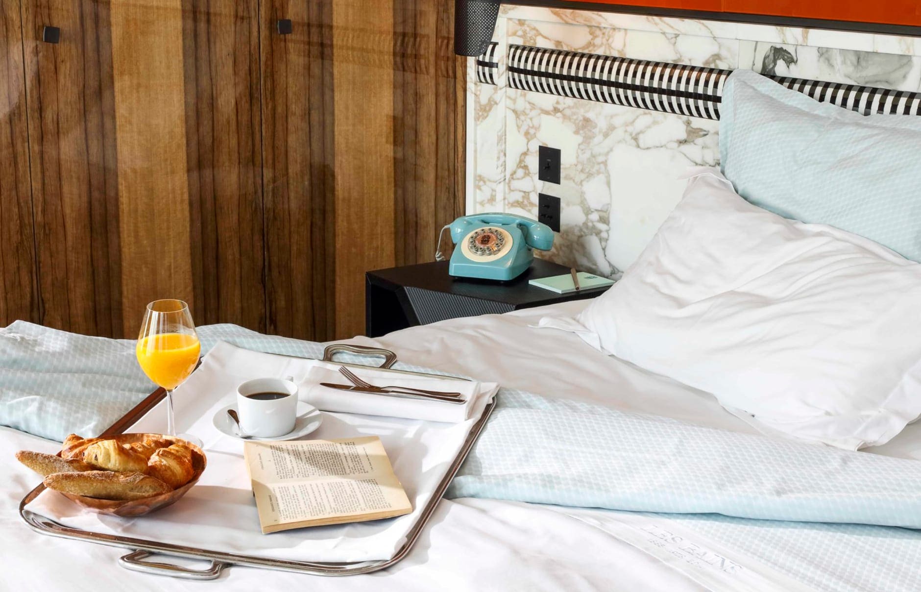 les-bains-bedroom-suite-2-1800x1200