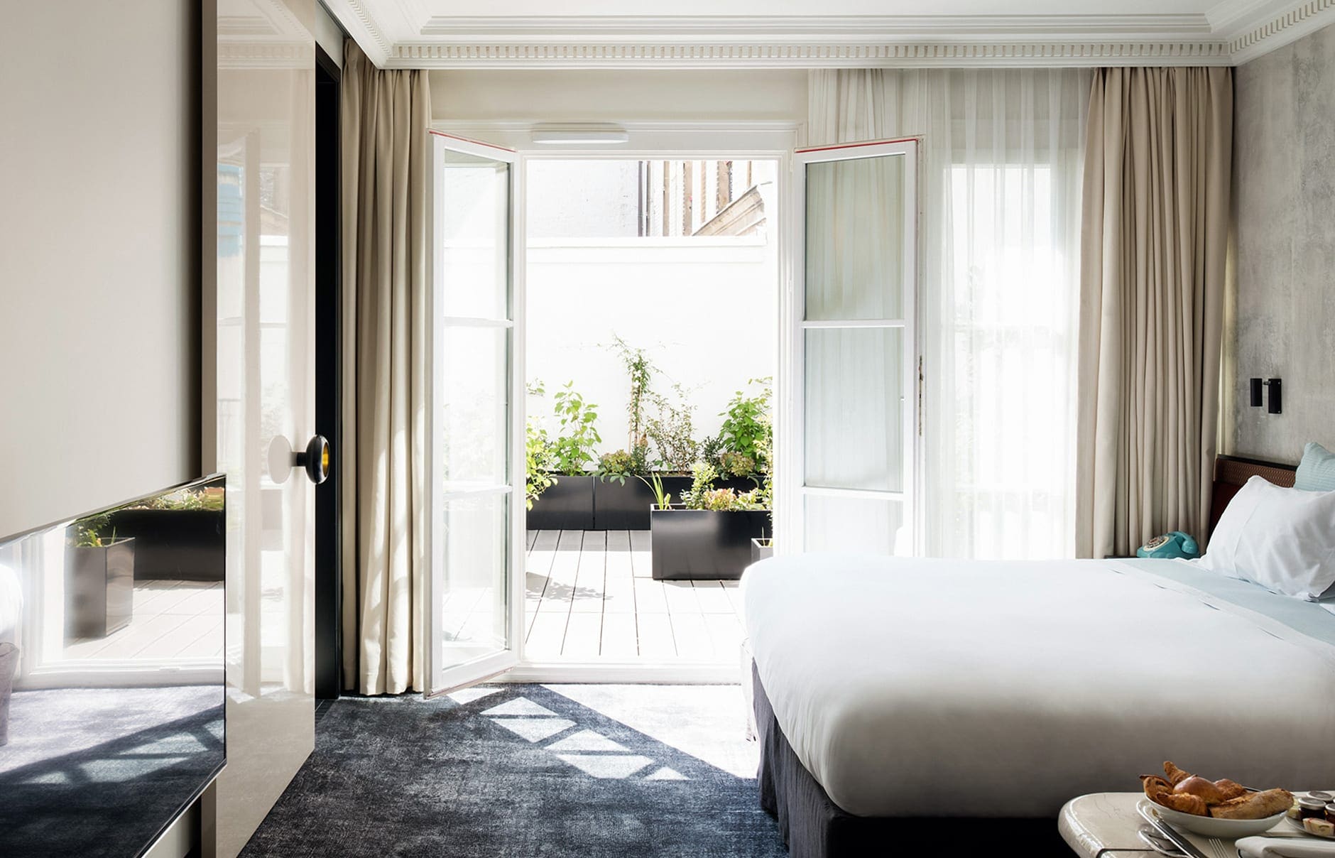 les-bains-junior-suite-r-r2