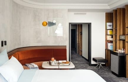 les-bains-classic-room-r-r2