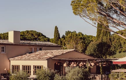 gardens-view-on-the-restaurant-and-terrasse