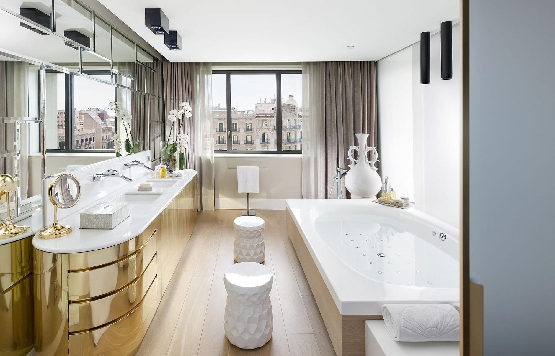 barcelona-suite-penthouse-bathroom-1