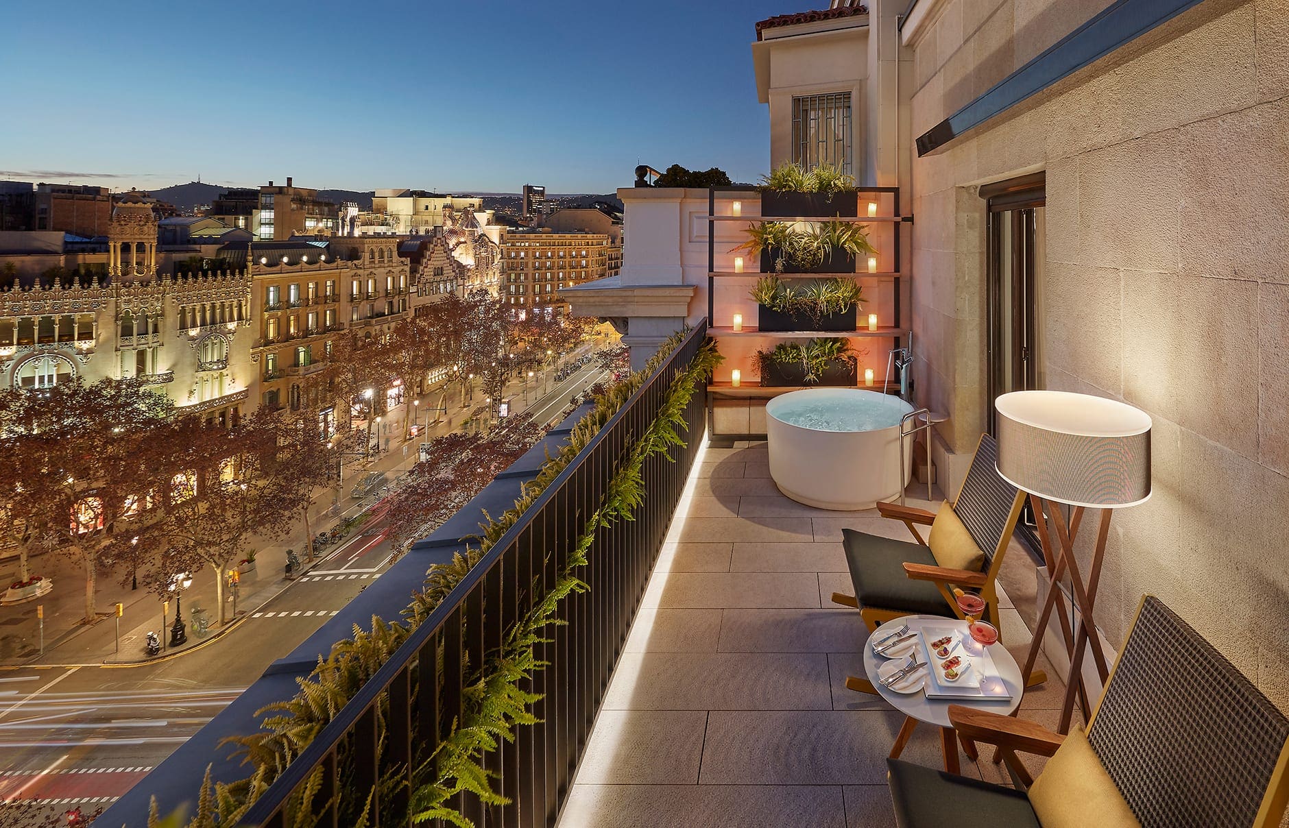barcelona-suite-terrace-suite-balcony-01