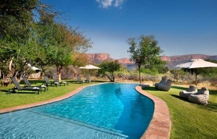 guestpoolarea-181025