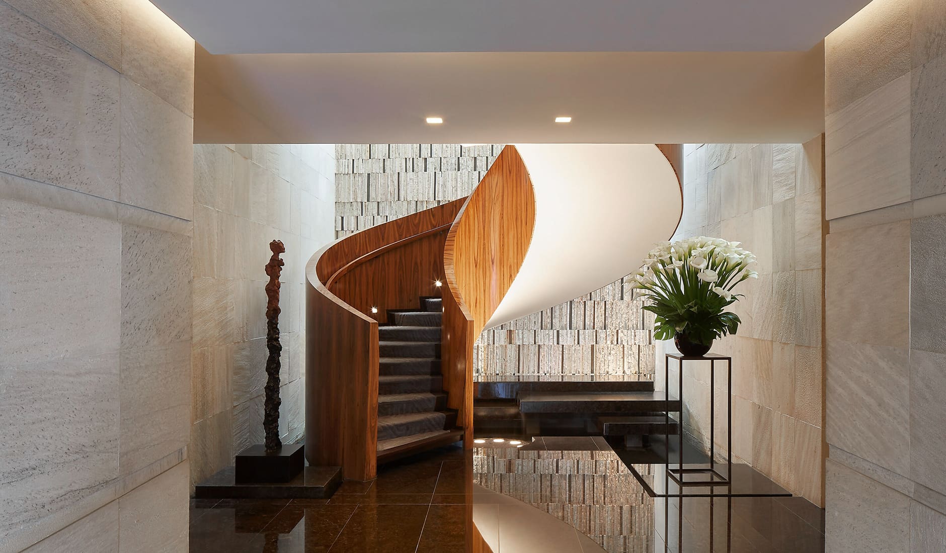 mexlc-unique-onepiece-staircase-8816-hor-clsc